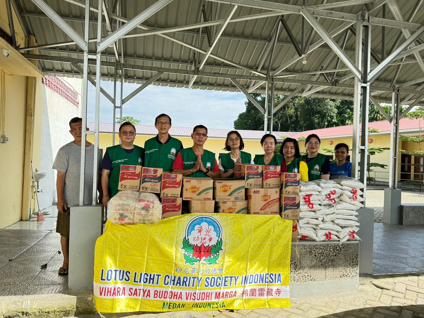 LLCS Vihara Satya Buddha Visudhi Marga棉蘭雷藏寺 Menyebar Kebajikan ke Tiga Panti