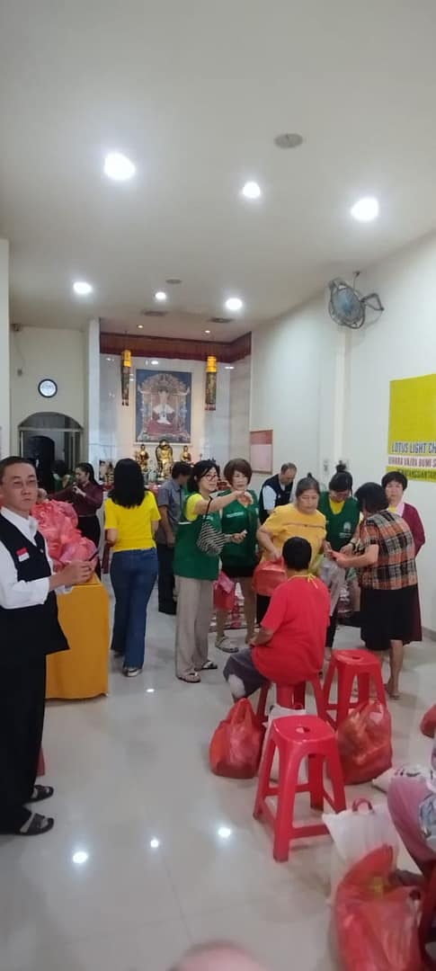 LLCS Vihara Vajra Bumi Simalungun 金仙堂 salurkan 55 paket bantuan sembako kepada masyarakat prasejahtera