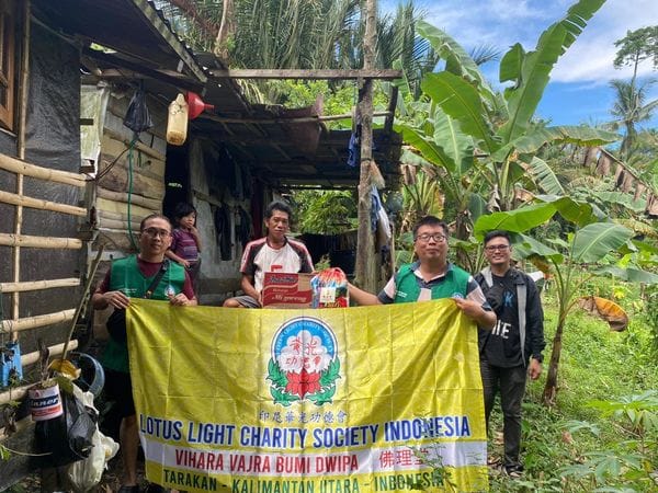 LLCS Vihara Vajra Bumi Dwipa Tarakan Kalimantan Utara – Menggelar Kegiatan Bakti Sosial Pembagian Sembako LLCS Vihara Vajra Bumi Dwipa Tarakan Kalimantan Utara – Menggelar Kegiatan Bakti Sosial Pembagian Sembako