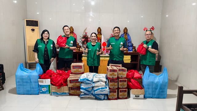 LLCS Vihara Dharma Agung, Makassar (錫江本願雷藏寺) berbagi kasih sukacita di Yayasan Panti Asuhan & Panti Werdha Pangamaseang LLCS Vihara Dharma Agung, Makassar (錫江本願雷藏寺) berbagi kasih sukacita di Yayasan Panti Asuhan & Panti Werdha Pangamaseang