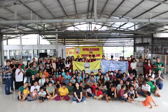 LLCS Cetiya Dharma Hastabrata(圓信堂) bersama YXT Sunday Service adakan berbagi kasih ke panti asuhan Pintu Elok LLCS Cetiya Dharma Hastabrata(圓信堂) bersama YXT Sunday Service adakan berbagi kasih ke panti asuhan Pintu Elok