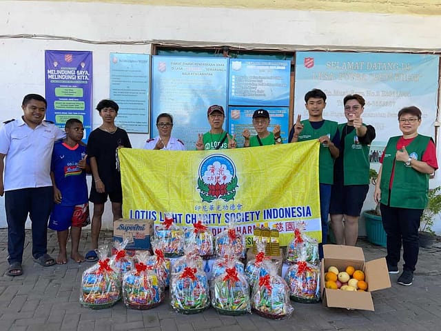 LLCS Vihara Satya Buddha Dharma印尼三寶壟慈園堂華光功德會 Citarum, Semarang bagikan sembako di beberapa panti asuhan LLCS Vihara Satya Buddha Dharma印尼三寶壟慈園堂華光功德會 Citarum, Semarang bagikan sembako di beberapa panti asuhan