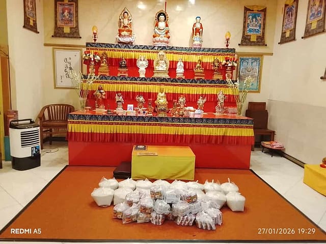 Saat Beras dan Mie Menjadi Bahasa Kepedulian: Kegiatan LLCS Vihara Vajra Bumi Buddhaloka (慧炬同修會) di Wagir, Malang