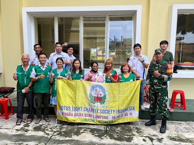 LLCS Vihara Vajra Bumi Lampung 楠榜雷藏寺 bersama dengan Organisasi KCBI (Keluarga Cendekiawan Buddhis Indonesia) Provinsi Lampung, adakan donor darah di kelurahan Bumi Waras LLCS Vihara Vajra Bumi Lampung 楠榜雷藏寺 bersama dengan Organisasi KCBI (Keluarga Cendekiawan Buddhis Indonesia) Provinsi Lampung, adakan donor darah di kelurahan Bumi Waras