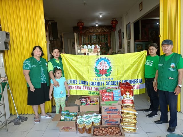 LLCS Vihara Satya Buddha Dharma Citarum Semarang – melaksanakan kegiatan bakti sosial ke panti asuhan LLCS Vihara Satya Buddha Dharma Citarum Semarang – melaksanakan kegiatan bakti sosial ke panti asuhan