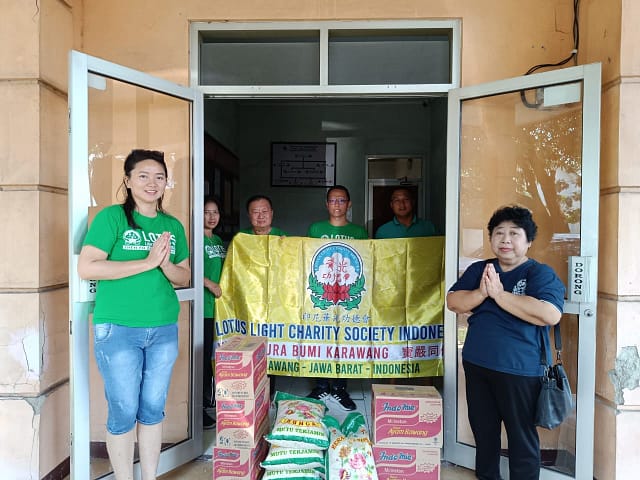LLCS Vihara Vajra Bumi Karawang – Bakti sosial Dalam rangka Hari Raya Trisuci Waisak dan Hari Jadi Mahaguru Lian Sheng Tahun 2023 LLCS Vihara Vajra Bumi Karawang – Bakti sosial Dalam rangka Hari Raya Trisuci Waisak dan Hari Jadi Mahaguru Lian Sheng Tahun 2023