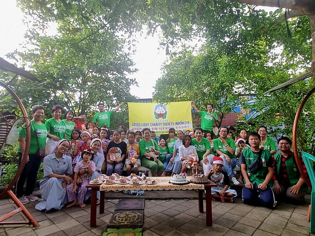 LLCS Vihara Vajra Bumi Kertayuga, Natal yang Penuh Sukacita di Panti Asuhan Bunda Pengharapan LLCS Vihara Vajra Bumi Kertayuga, Natal yang Penuh Sukacita di Panti Asuhan Bunda Pengharapan