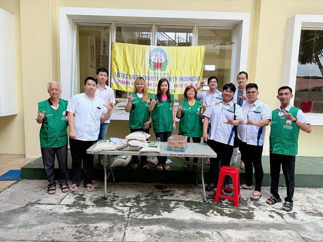 LLCS Vihara Vajra Bumi Lampung楠榜雷藏寺 bersama dengan Organisasi KCBI (Keluarga Cendekiawan Buddhis Indonesia) Provinsi Lampung adakan donor darah di Lingkungan Vihara