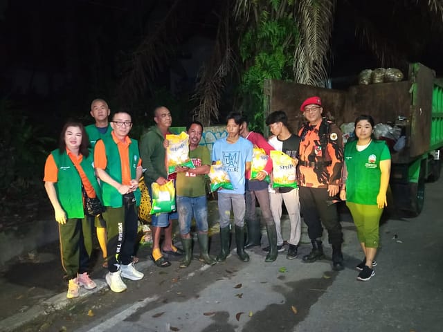 LLCS Vihara Tri Agung Jambi 占碑 圓相雷藏寺 Peduli Pasukan Oren LLCS Vihara Tri Agung Jambi 占碑 圓相雷藏寺 Peduli Pasukan Oren