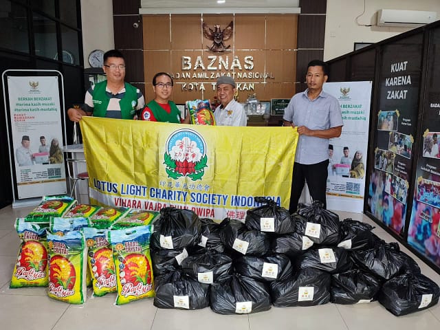 LLCS Vihara Vajra Bumi Dwipa-Tarakan, Kerjasama Dengan Baznas Gelar Baksos Bagi Dhuafa LLCS Vihara Vajra Bumi Dwipa-Tarakan, Kerjasama Dengan Baznas Gelar Baksos Bagi Dhuafa