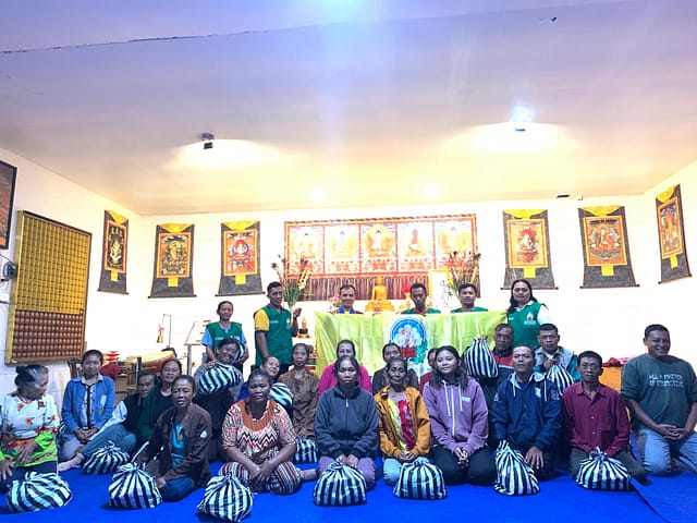 Menebar Senyum di Semanding: Jejak Kebajikan LLCS Vihara Vajra Bumi Padmakumara (寶天同修會) Mengiringi Semangat Trimula Puja 2026