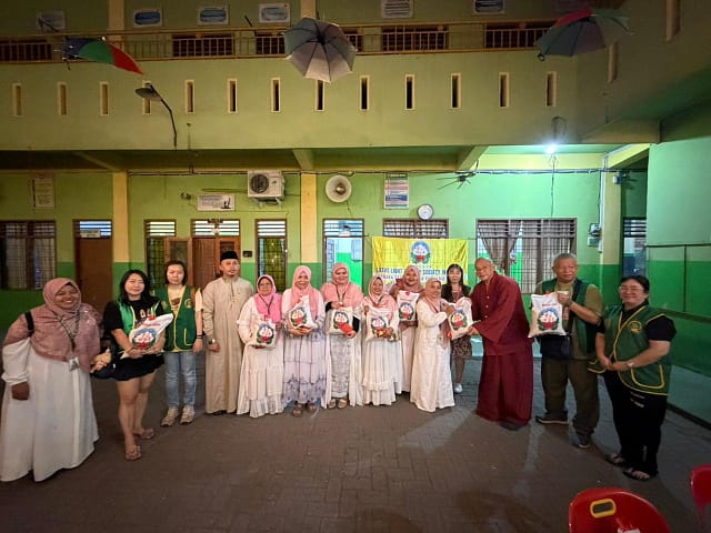 LLCS VIHARA SATYA BUDDHA PURNAMA GELAR BUKA PUASA BERSAMA DI PANTI ASUHAN IBNU HALIM, MENJALIN KEHANGATAN DI BULAN RAMADAN