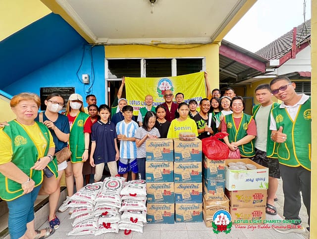 LLCS Satya Buddha Purnama 圆月堂 Medan, berbagi kasih dengan anak-anak panti asuhan Bakti Luhur LLCS Satya Buddha Purnama 圆月堂 Medan, berbagi kasih dengan anak-anak panti asuhan Bakti Luhur