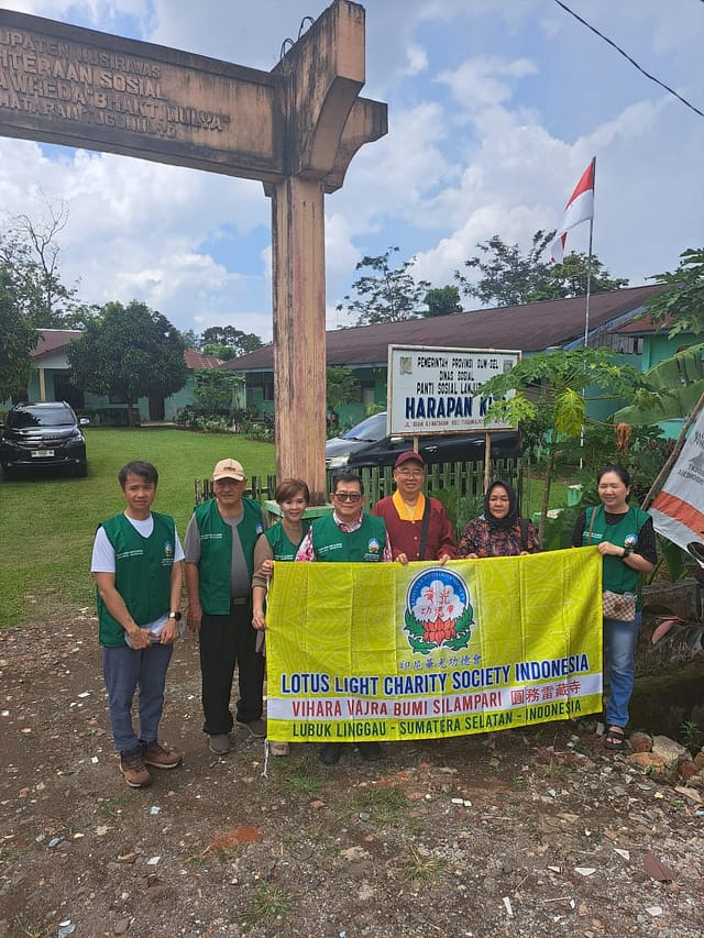 LLCS Vihara Vajra Bumi Silampari 圓務雷藏寺 Lubuklinggau Adakan Upacara Api Homa dan Kunjungan Kasih ke Panti Jompo