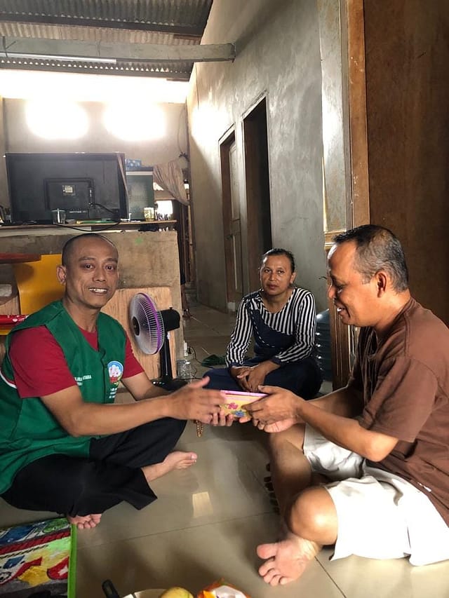 LLCS Vihara Vajra Bumi Nusantara – mengadakan kunjungan kasih tahap 1 kepada penderita Kanker Nasofaring Stadium 3 LLCS Vihara Vajra Bumi Nusantara – mengadakan kunjungan kasih tahap 1 kepada penderita Kanker Nasofaring Stadium 3