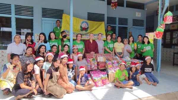 LLCS Vihara Vajra Bumi Kertayuga Kubu Raya – Kalimantan Barat, kembali melakukan kegiatan berbagi kasih dan kebahagiaan di Panti Asuhan Bunda Pengharapan