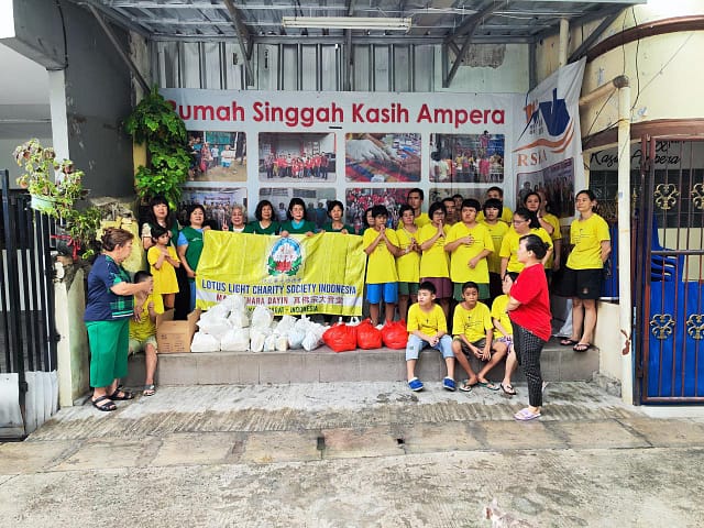 LLCS Maha Vihara Dayin 真佛宗大音堂 kembali berbagi kasih kepada sesama, dalam perayaan hari jadi mahaguru dalam upacara TRIMULA PUJA